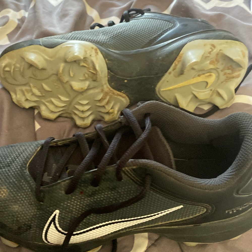 Nike baseball shoes